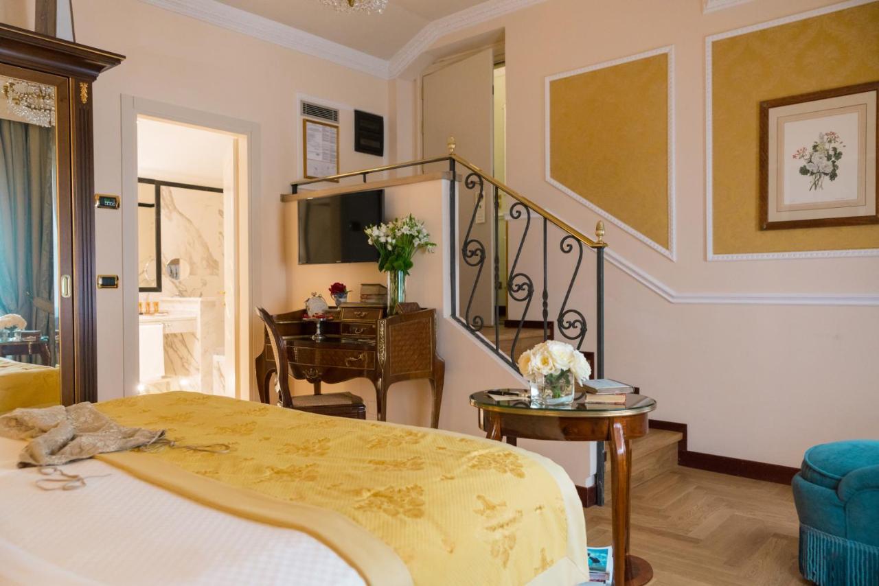 호텔 베르니니 팰리스 피렌체 외부 사진 A suite at the hotel