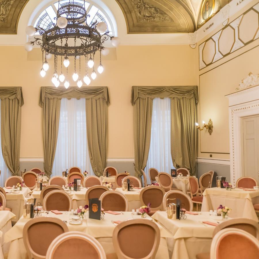 호텔 베르니니 팰리스 피렌체 외부 사진 The ballroom