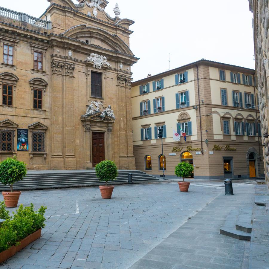호텔 베르니니 팰리스 피렌체 외부 사진 The Piazza San Pier Maggiore
